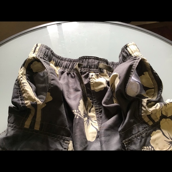 Men’s Hawaiian Print Swim Trunks - Picture 8 of 16